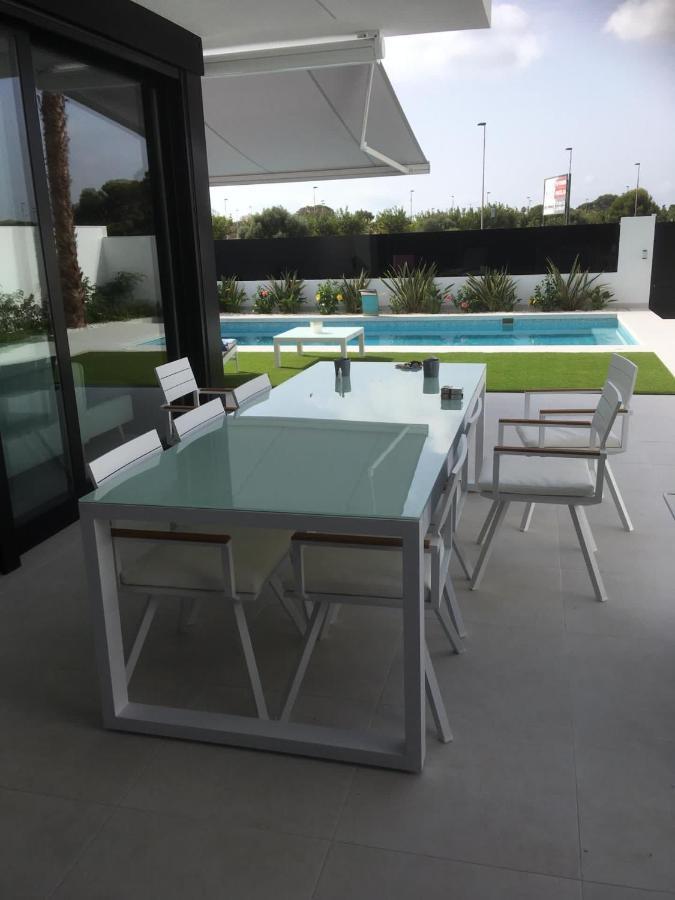 Villa Floralize Santiago De La Ribera Luaran gambar